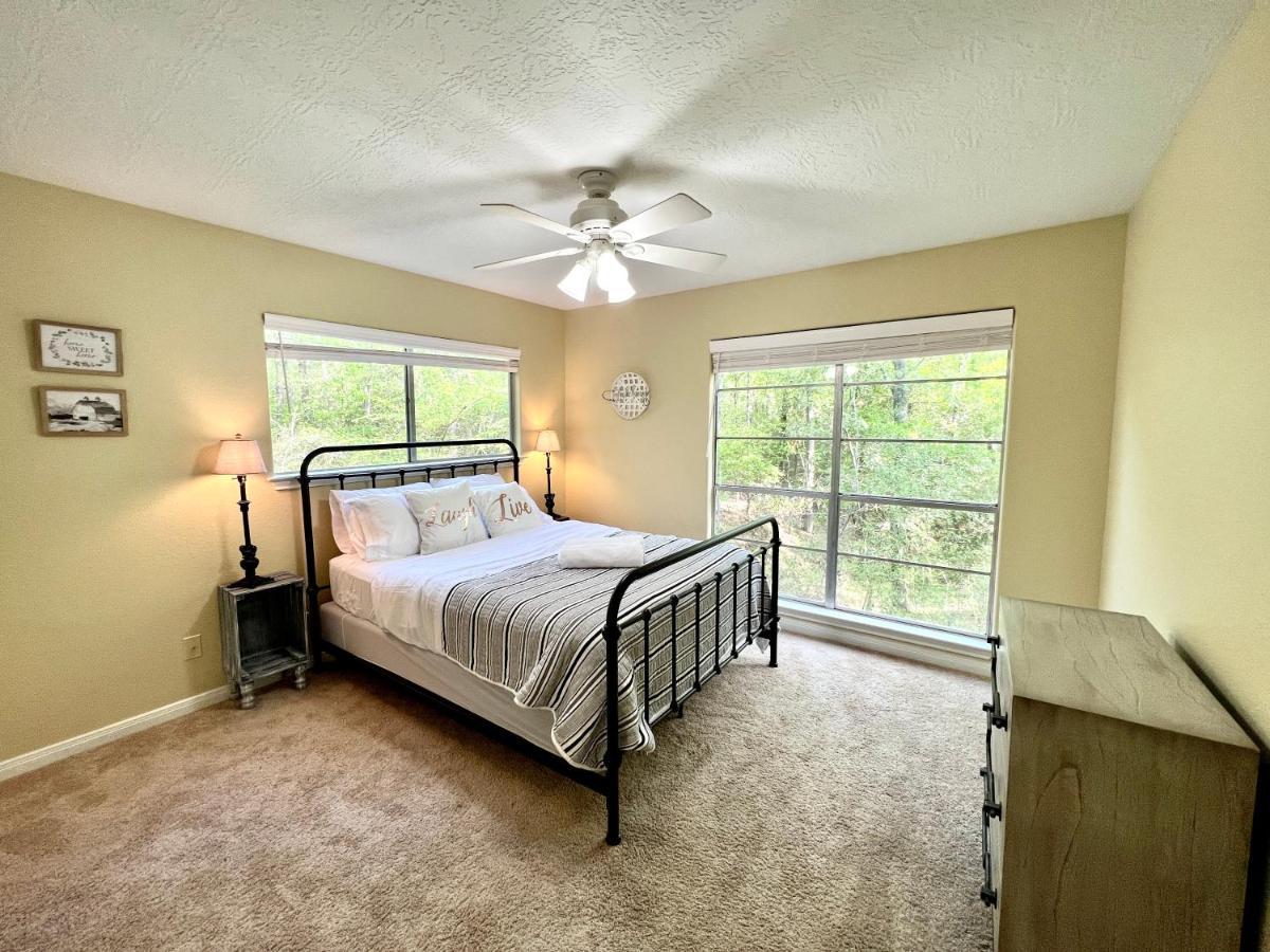2 Bdrm Treehouse Hideout- Lake Conroe With Boat Ramp Montgomery Exterior photo