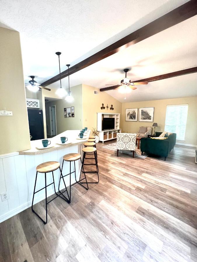 2 Bdrm Treehouse Hideout- Lake Conroe With Boat Ramp Montgomery Exterior photo