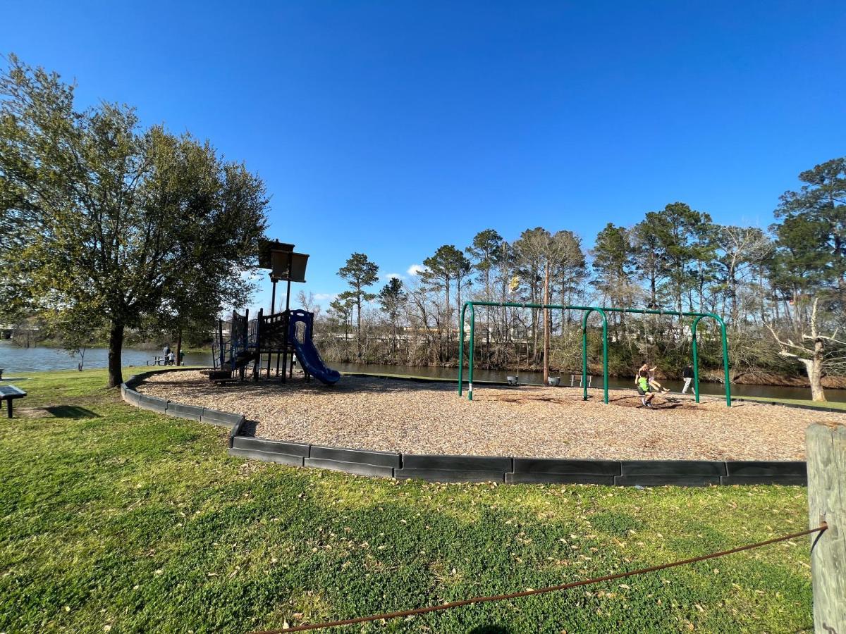 2 Bdrm Treehouse Hideout- Lake Conroe With Boat Ramp Montgomery Exterior photo